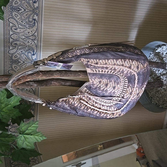 Brand new leather Aimee Kestenberg Collection snake skin pocketbook purse - Picture 3 of 4